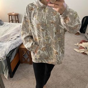 Camo sweatshirt